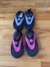 2 paires de souliers d’eau adulte- tailles 6/7 ET 9-10 – 8$ ch