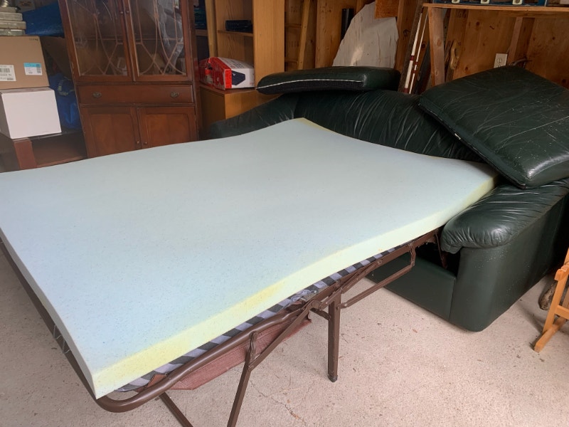 Free Bed Chesterfield Couches & Futons Peterborough Kijiji