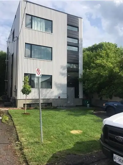 Spacious 1000 sf open concept upper unit in newly constructed 4 unit apartment off Fisher Avenue and...