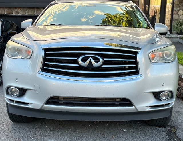 Infiniti JX35 — photo 2