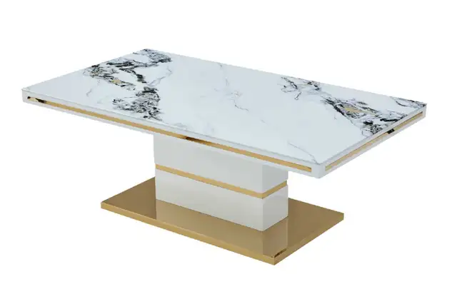 Dining Table in Dining Tables & Sets in Markham / York Region - Image 3