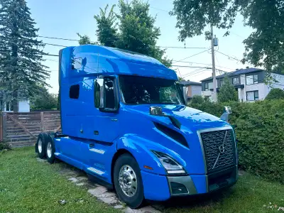 Localisation : [Laval,Qc] Année : 2020 ️ Kilométrage : 1 000 167 km Modèle : Volvo VNL760 Sleeper Ca...
