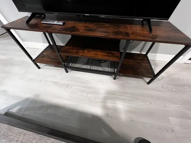 tv stand  in TV Tables & Entertainment Units in Kelowna - Image 4