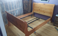QUEEN SIZED SLEIGH BED