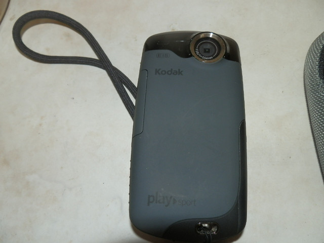 Kodak PlaySport (Zx3) HD Waterproof Pocket Video Camera (Black) in Cameras & Camcorders in City of Halifax - Image 4