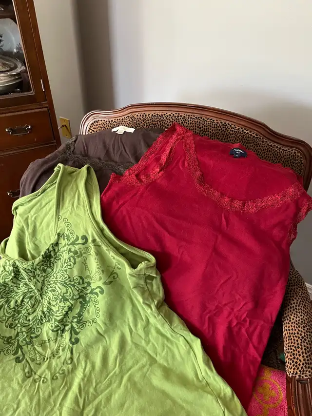 3 plus sized sleeveless tops, 3/$5 in Women's - Tops & Outerwear in City of Halifax - Image 2