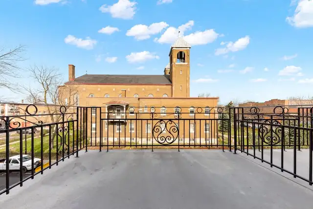 For rent - 3 Beds 1 Bath Apartment in Verdun in Long Term Rentals in City of Montréal - Image 3