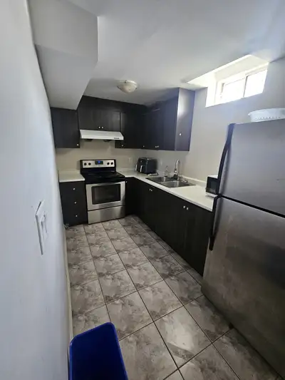 3 bedroom 2 washroom 1 parking Utility included - heat, water, gas and internet Laundry shared - onc...
