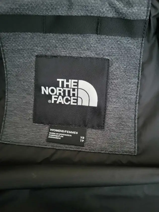The North Face Jacket in Women's - Tops & Outerwear in City of Montréal - Image 3