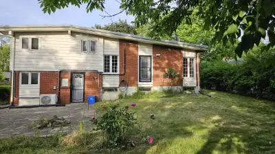 Walk-Out Basement Apartment – Oakridge Area – $1,400/month