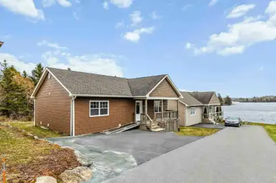 28 Hatchet Ln, Hatchet Lake, NS PropertyGuys Sign # 290072 FOR FULL DETAILS: please visit site and e...