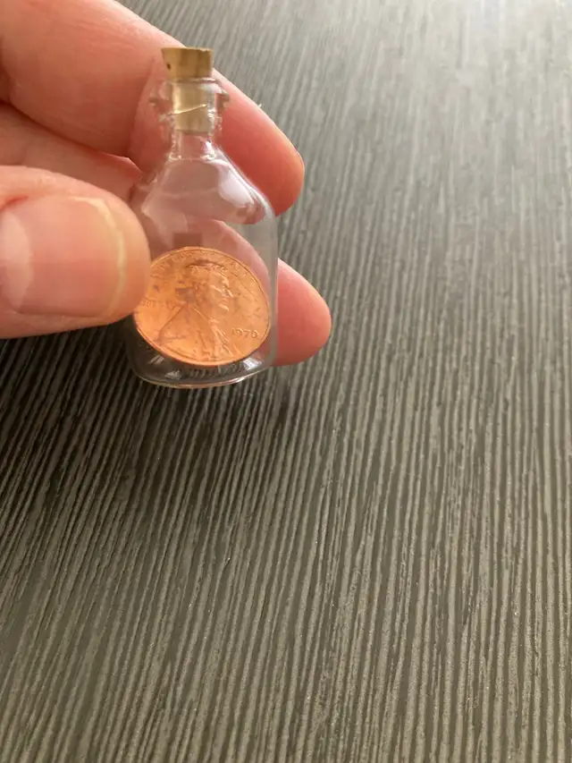 Lucky penny in a bottle  in Arts & Collectibles in Laval / North Shore - Image 2