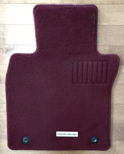 Mazda 3 floor mats are in excellent condition. ***Vehicle driven by non-smoker.