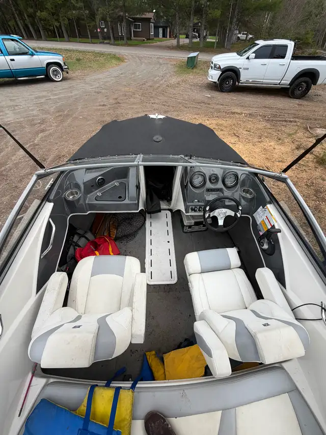 2014 18’ Larson Boat and Trailer in Powerboats & Motorboats in Sudbury - Image 6
