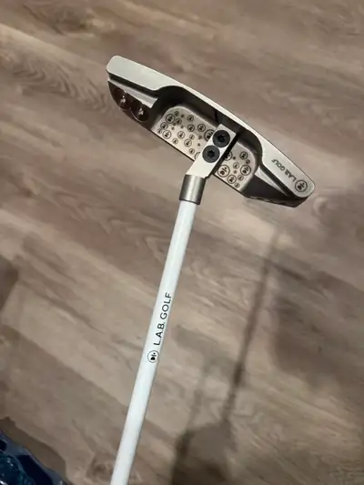 Right handed lab putter used for 3 rounds