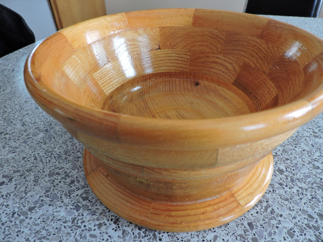 Wooden Bowl - 9 Inches in Arts & Collectibles in Regina - Image 2