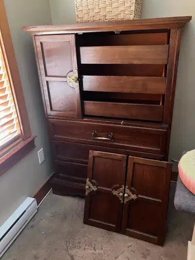 Free Antique Dresser. Shelf drawer is broken but it can easily be fixed and sanded down and painted...