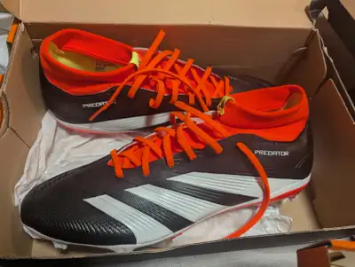 Soccer shoes men 13 NEW, View more