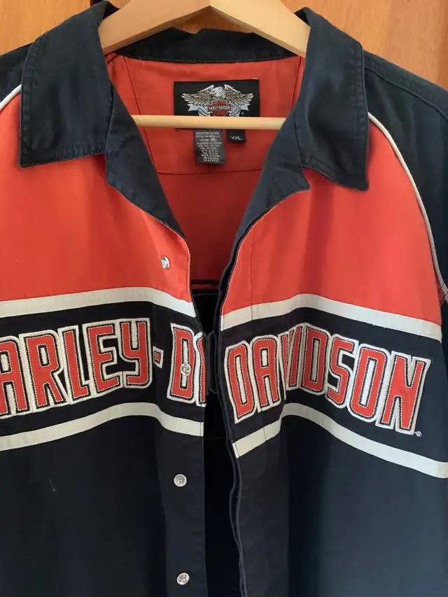 Harley Short Sleeve in Men's in Guelph - Image 4