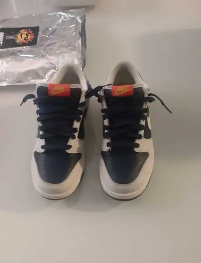 Nike dunks solar edition. ,-- NEW PRICE, View more