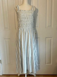 NWT DKNY Maxi Sleeveless Pleated Dress, White & Black Stripes 10
