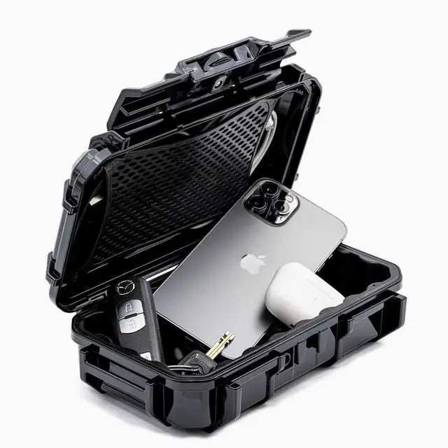 Seahorse 56 Portable case in Bags & Luggage in City of Toronto - Image 2