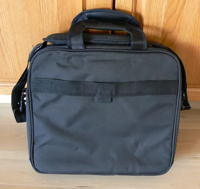 Brand New:  Targus 15.4" Mobile Elite Laptop Bag in Laptop Accessories in Regina - Image 3