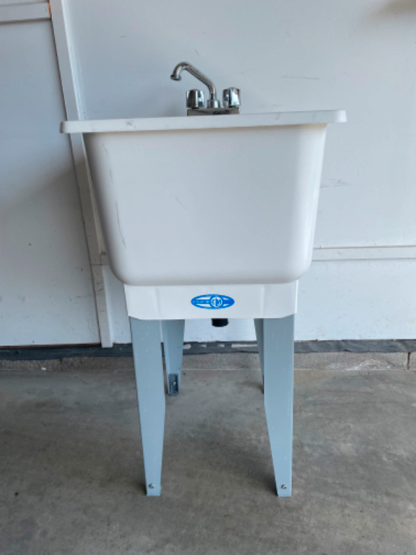 Laundry Sink in Plumbing, Sinks, Toilets & Showers in Barrie - Image 2