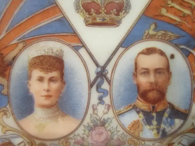 Queen Mary & King George V ~ Smaller Plate ~ Made in Austria in Arts & Collectibles in Winnipeg - Image 3