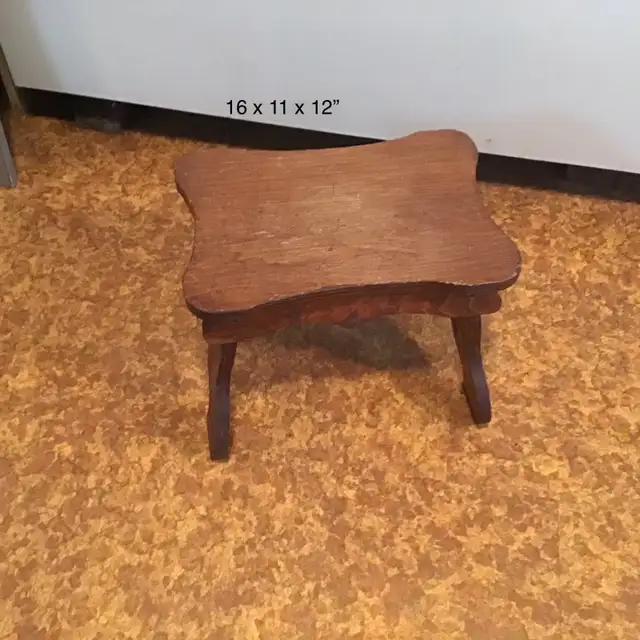 Petit banc en bois in Other in Laval / North Shore - Image 3