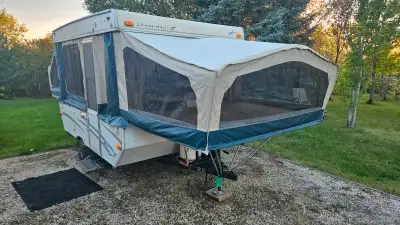 2008 Starcraft- model 2106 Very good condition 1565 lbs (711kg) light weight can be towed with a car...