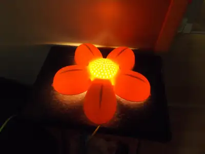 pink flower wall lamp/lampe rose pour les mures, View more