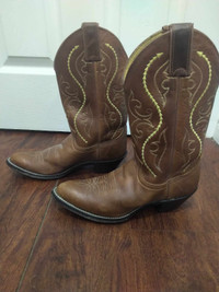 Women's Justin Cowboy Boots size 7 B Shediac N.B.