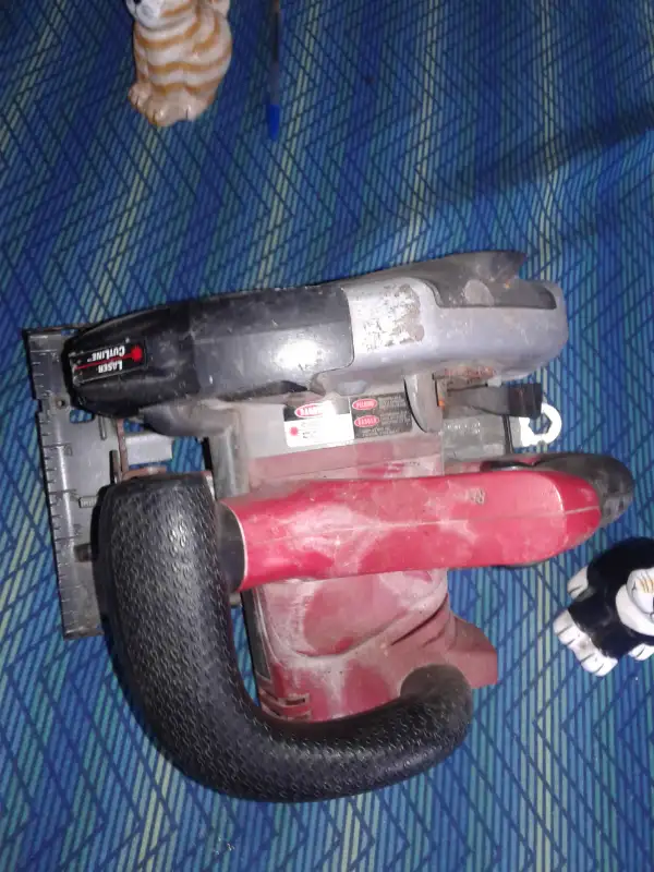 18 volt skilsaw and carbide blade in Power Tools in Hamilton - Image 6