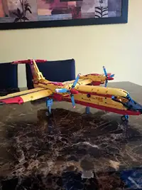 Lego avion pompier 42152
