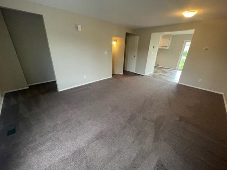 Elliot Lake: 3 beds 2 baths end unit gorgeous townhouse for rent 5