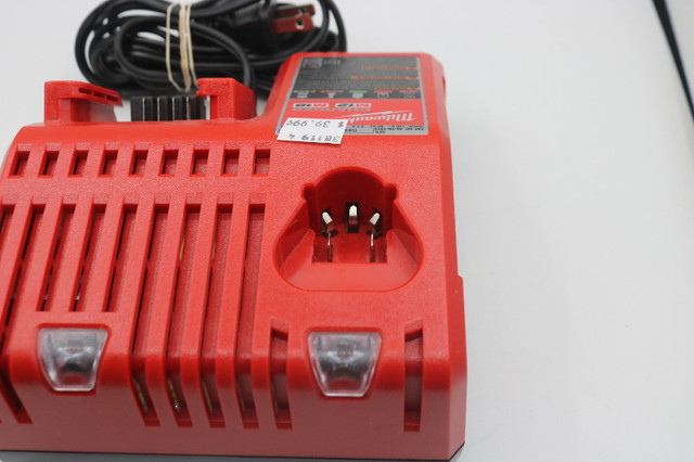 Milwaukee M12&M18 XC Lithium Ion Charger (#38119-4) in Power Tools in City of Halifax - Image 4
