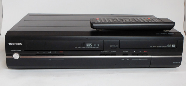Toshiba VHS HiFi DVD Recorder Player HDMI D-VR7 $200 in CDs, DVDs & Blu-ray in St. Catharines