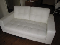 5’/White Leather Loveseat