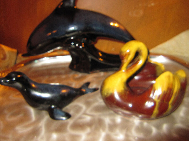 Blue Mountain Pottery Cobalt Blue Harvest Gold Dolphin Seal Swan in Arts & Collectibles in City of Toronto - Image 2