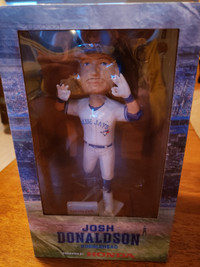 Toronto Blue Jays Josh Donaldson Ceramic Bobblehead *New In Box*