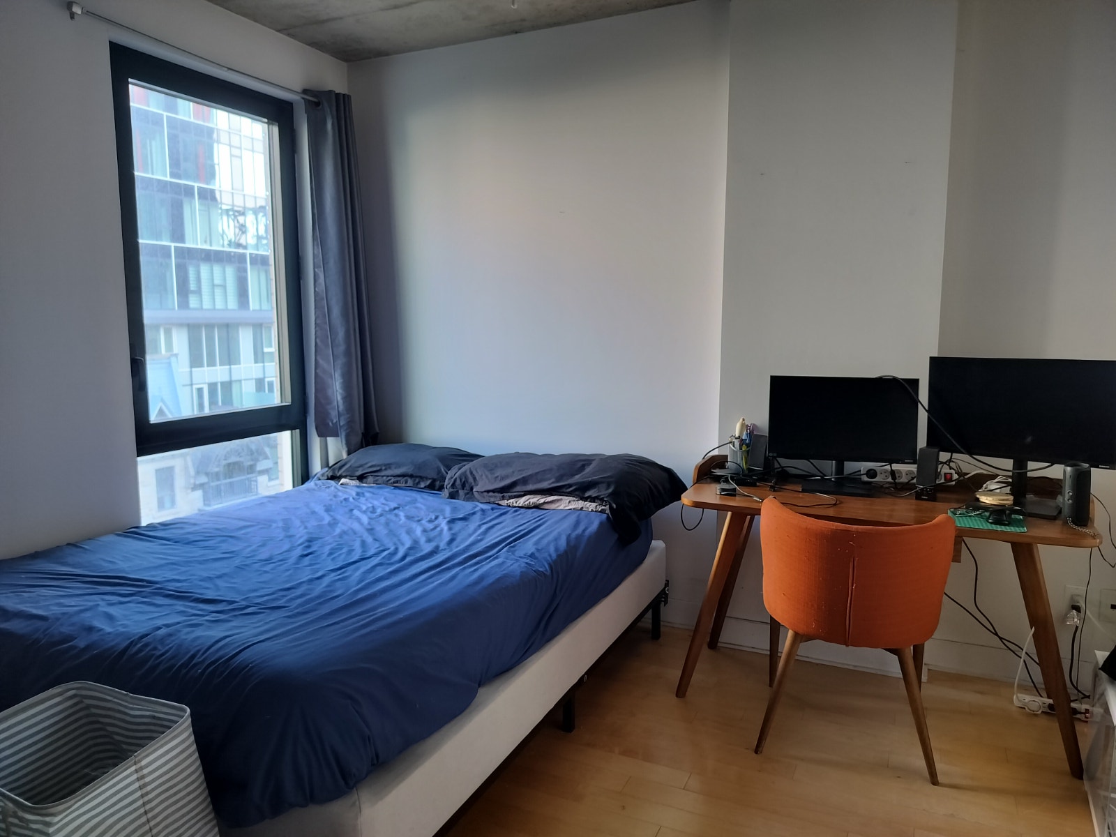 Condo 2 1/2 Meublé  - Tout inclus - Métro Atwater — photo 2