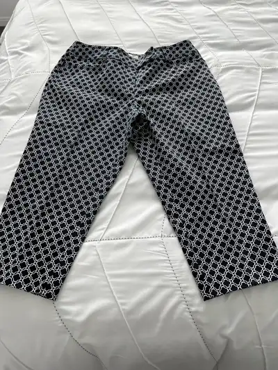 New ladies capris petite Sz 10, View more
