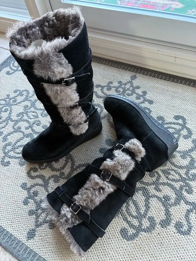 Bottes hiver femmes suède noir grandeur 7 in Women's - Shoes in Laval / North Shore - Image 4