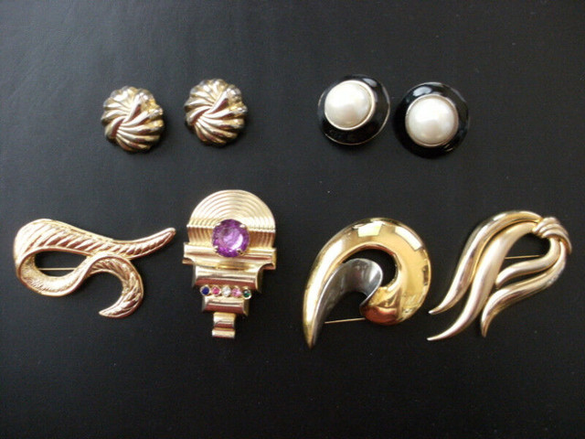 4 Brooches, 2 sets of Earrings and a  Woman's Jacket Holder in Jewellery & Watches in Calgary - Image 2