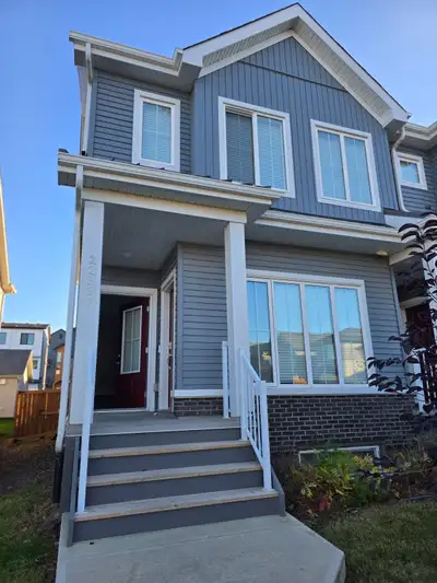 Spacious home in Secord offers a bright and open layout with a grand 9 ft ceiling, fully equipped ki...