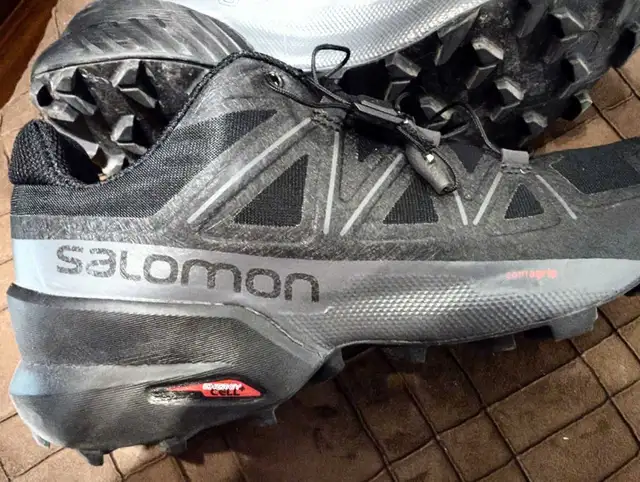 Speedcross 5 shoes (size 9.5) in Men's Shoes in Gatineau - Image 2