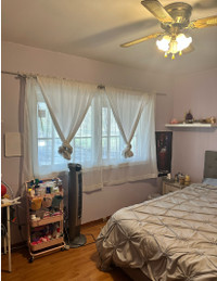 SUMMER SUBLET (May - August)Fully furnished room in a 3 bedroom
