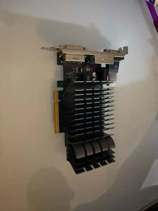 ASUS GT730 2GB Graphics Card in System Components in Guelph - Image 5