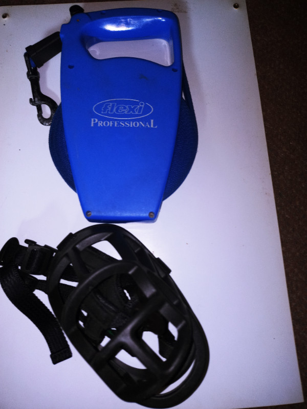 LARGE BREED FLEXI PROFESSIONAL LEASH & MUZZLE in Accessories in Sarnia